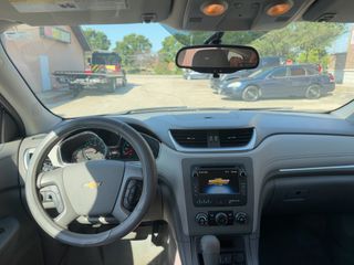 2015 Chevrolet Traverse LS - Interior Full Dashboard Image